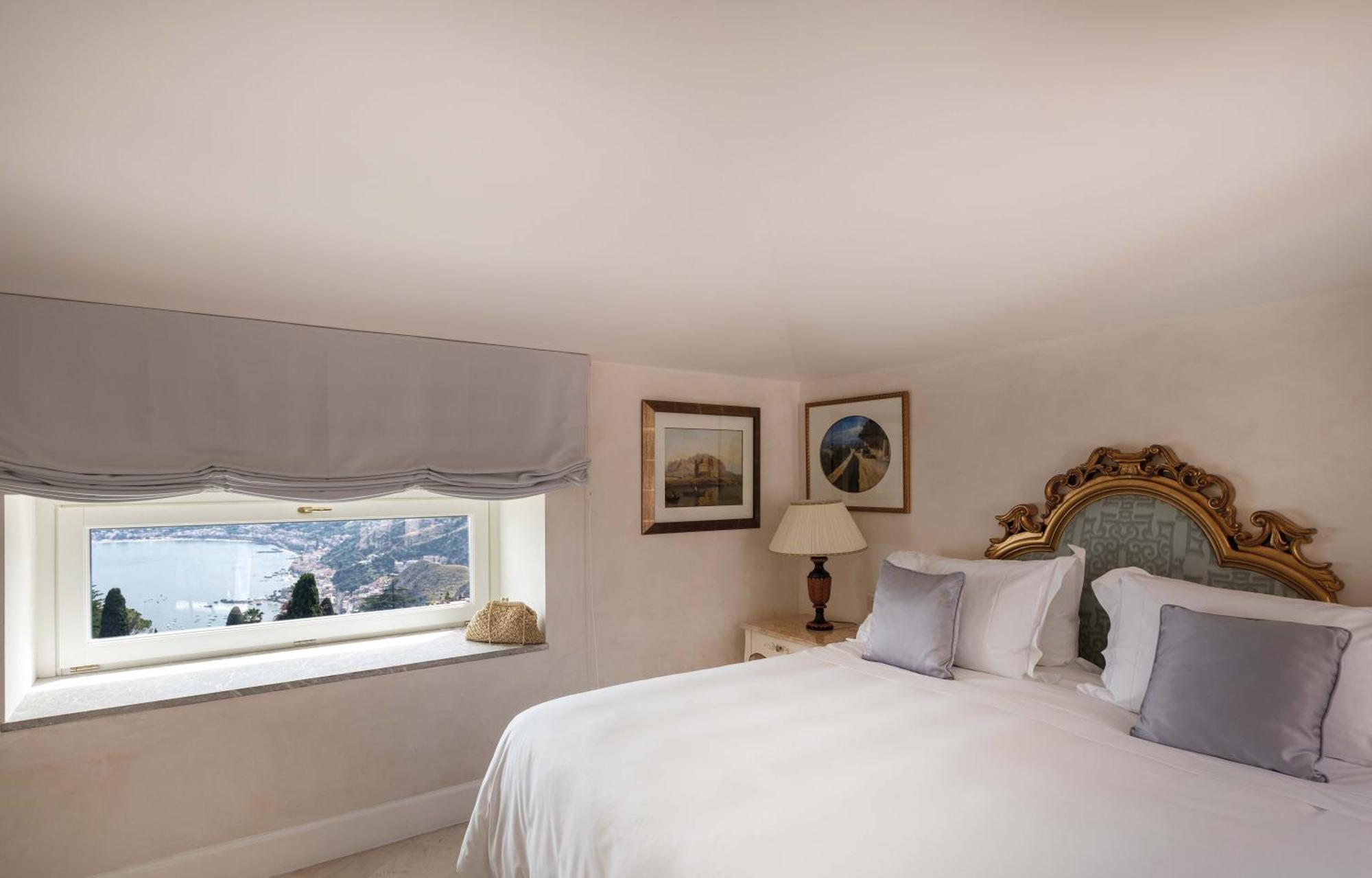 Deluxe Junior Suite with Balcony or Terrace and Sea View,1446933076:JPEG